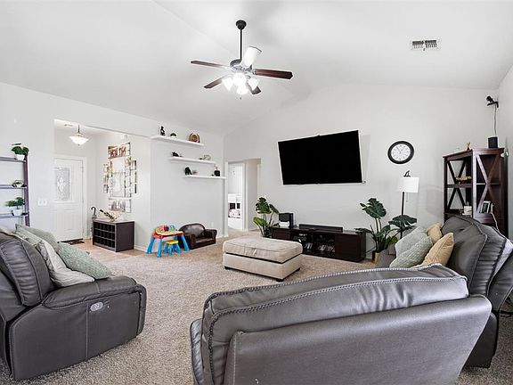 4th image of 1804 Cougar Cir