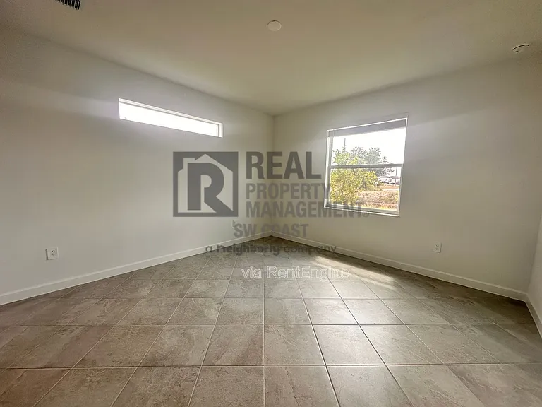 20501 Hazelnut Ct S — Photo 19