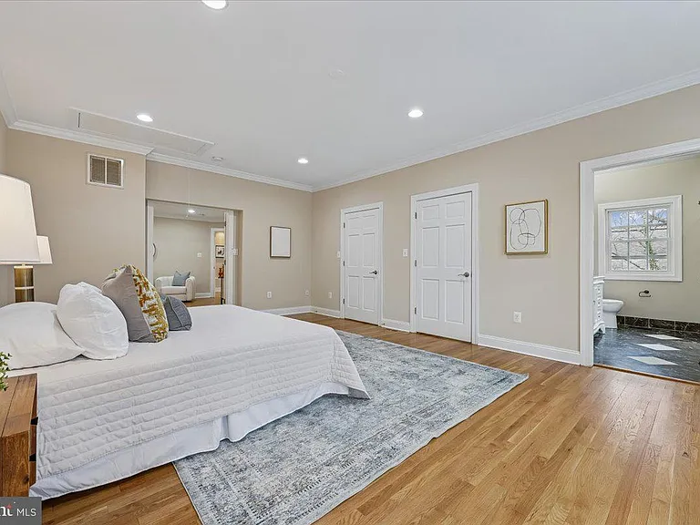 4902 Derussey Pkwy — Photo 43