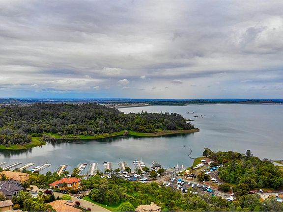 4th image of 2093 Outrigger Dr