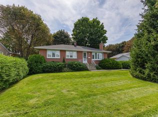 721 Front Rd, Kingston, ON K7M 5R6