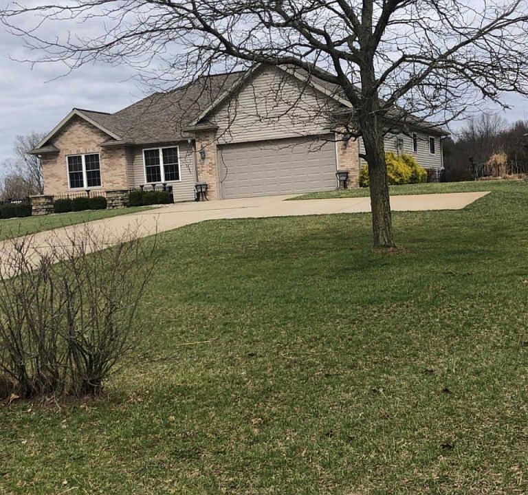 1st image of 9559 Daylily Ln