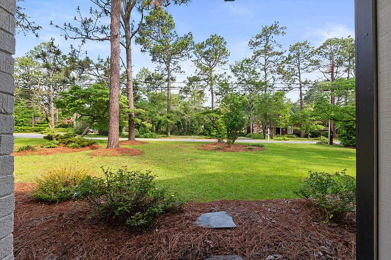 3 bed, 2.0 bath, 1609 sqft, $2,500 — Photo 4