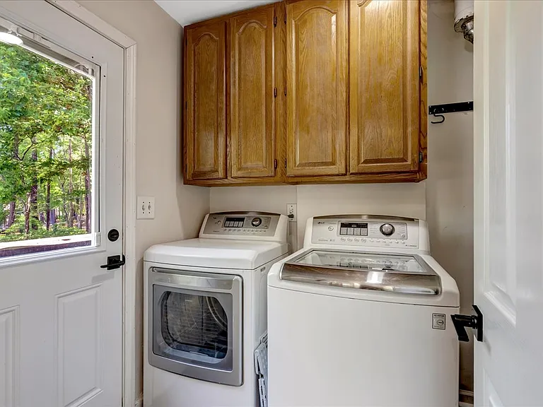 296 Milton Dr — Photo 43