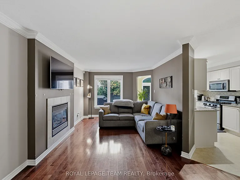 216 Horseshoe Cres — Photo 29