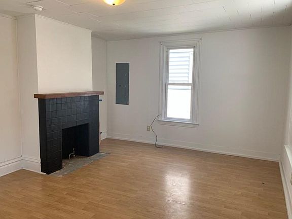 2nd image of 1405 Beaver St