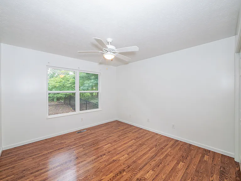 215 Tahlequah Dr — Photo 8