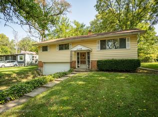 3S335 Winfield Rd, Warrenville, IL 60555