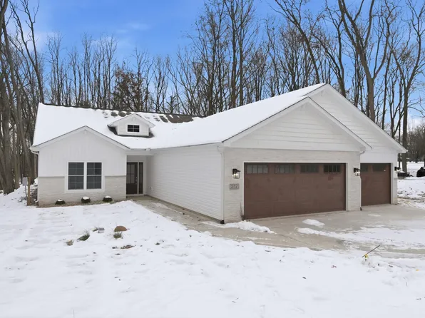 252 Lane 650 A Snow Lake, Fremont, IN 46737