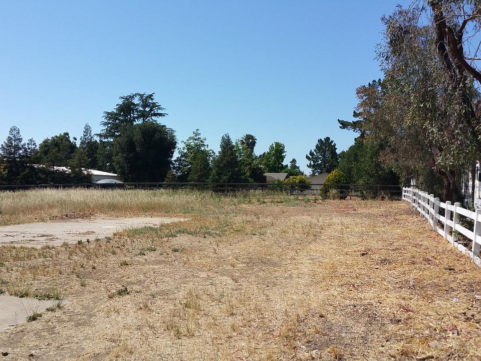2nd image of 1625 Chris Ln