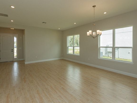 3rd image of 408 White Cotton Cir