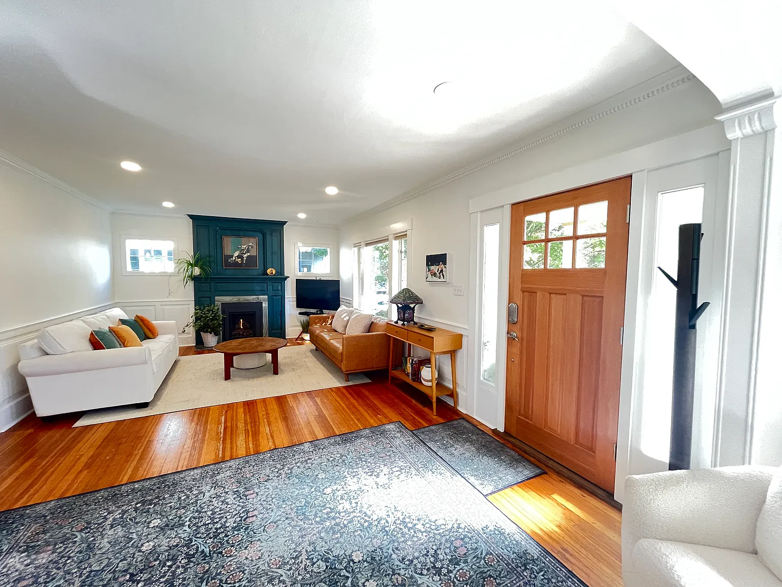 2 bed, 1.5 bath, 1400 sqft, $4,500 — Photo 3