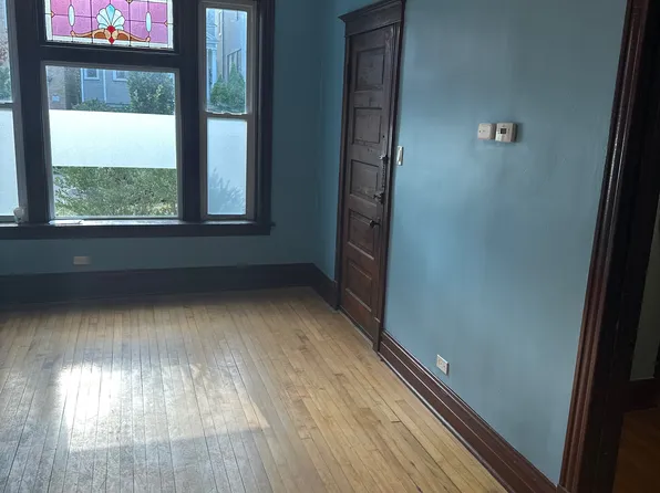 3243 N Hoyne Ave #1, Chicago, IL 60618