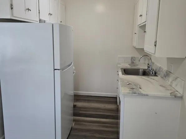 2405 F St APT 7, Sacramento, CA 95816