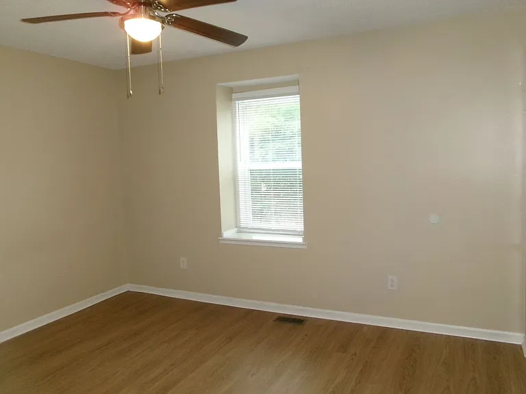 4346 Oak St #D — Photo 15
