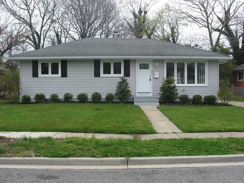 1st image of 931 Essex Ct