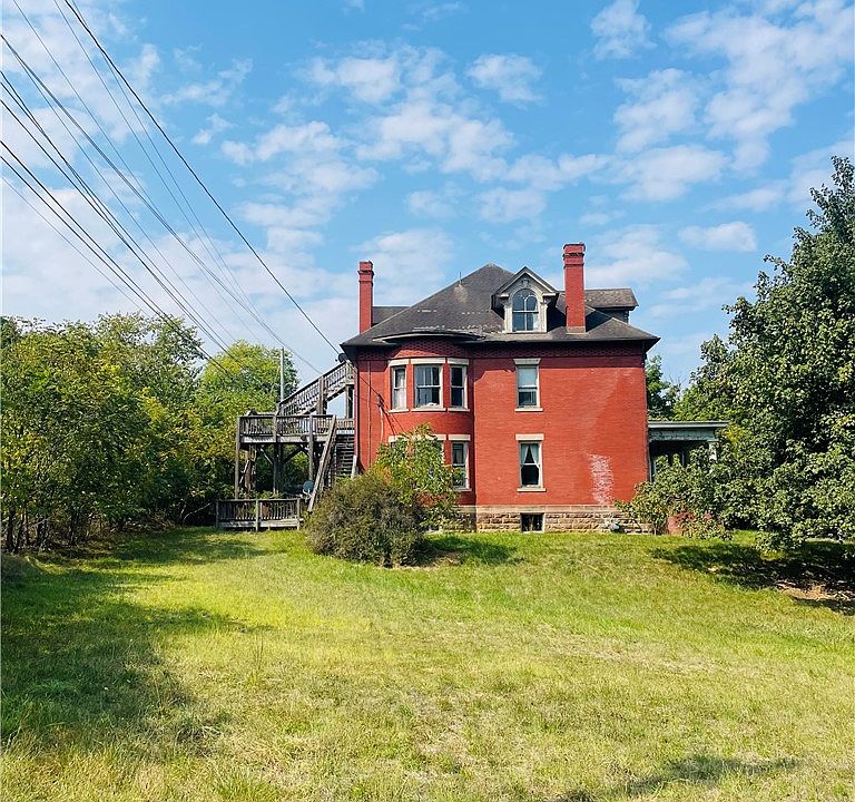 2nd image of 414 Jefferson Rd