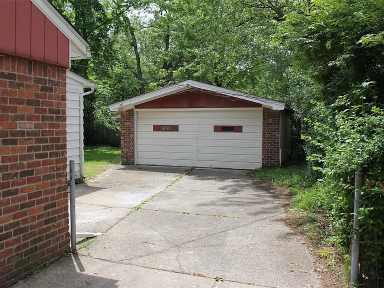 28051 Stuart Ave — Photo 4