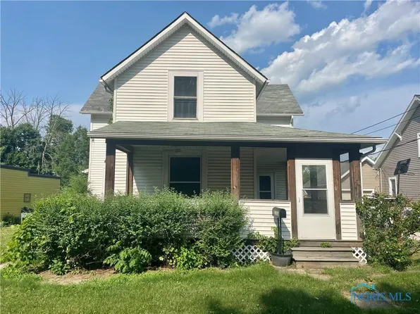 1050 N Perry St, Napoleon, OH 43545