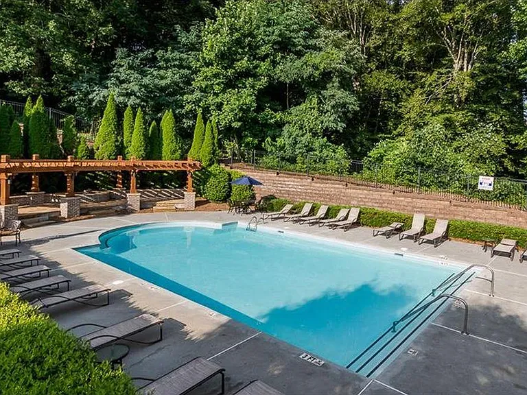 3705 Lambert Ln NE — Photo 31