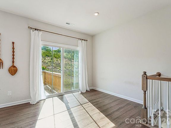 5th image of 2050 Dornoch Rd