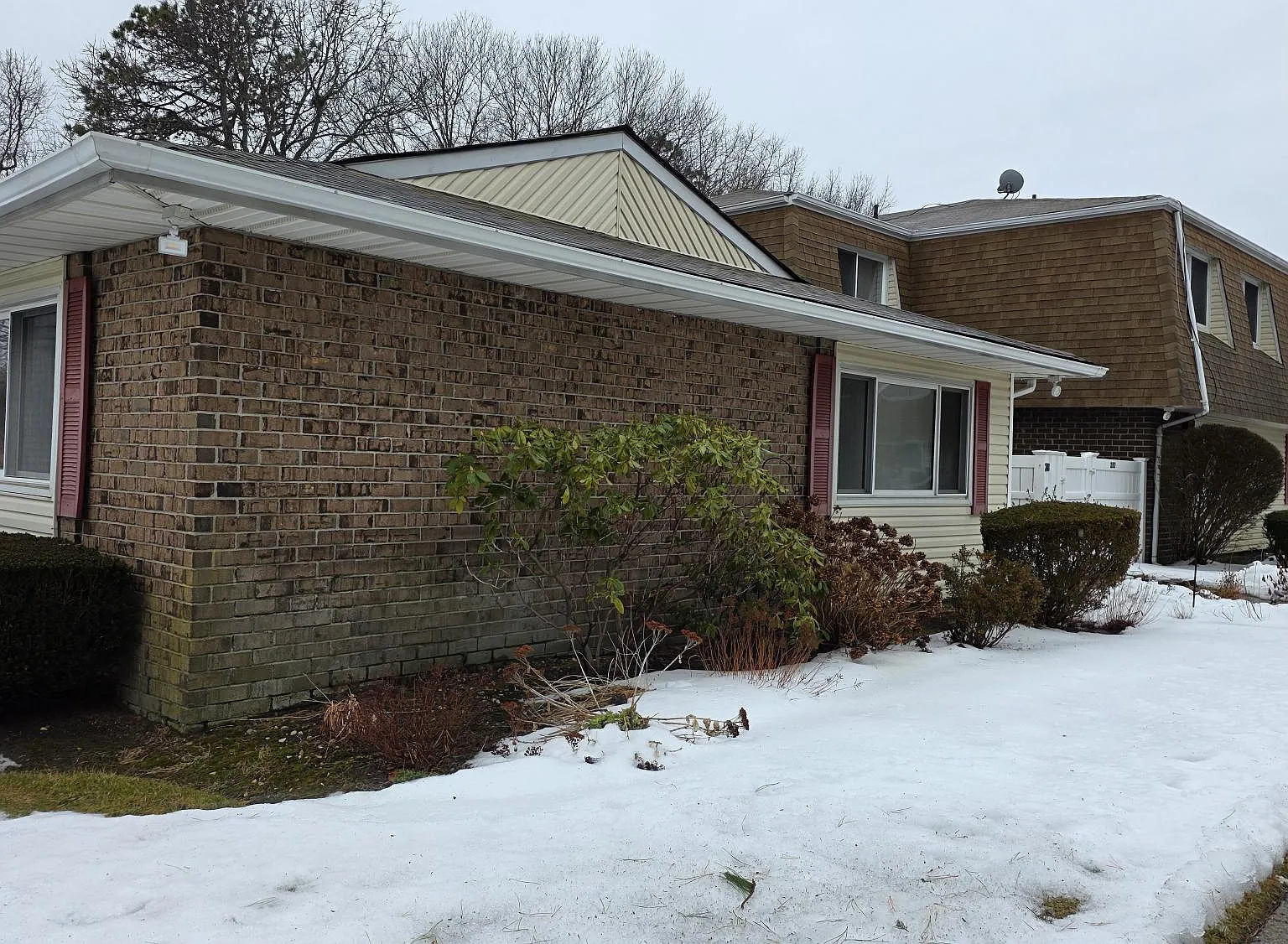 283 Storm Dr — Photo 3