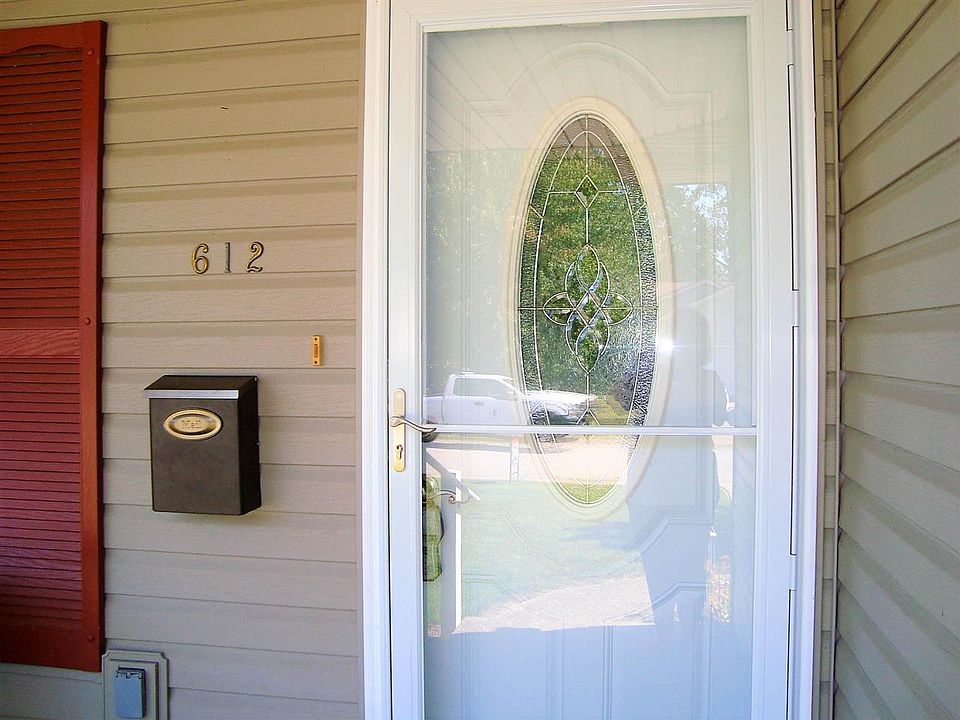 2nd image of 612 Pineway Ct