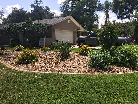 2nd image of 981 Oak Dr