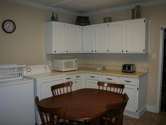 2nd image of 55 Beekman St Floor 1