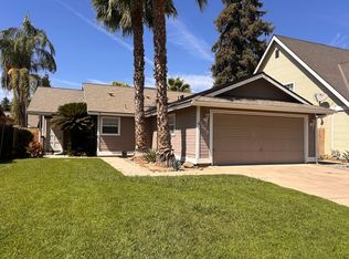 1043 N Parkwood Ct, Visalia, CA 93291