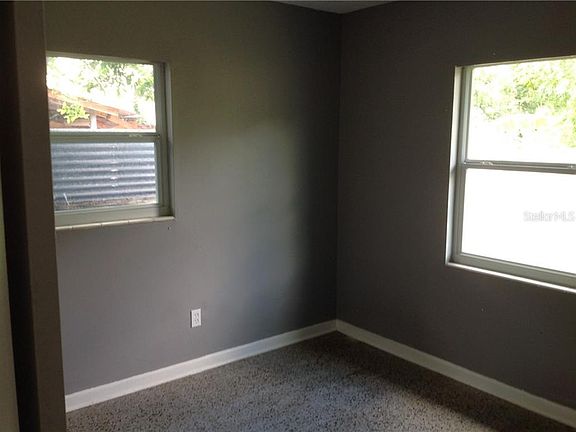 3rd image of 19 S Buena Vista Ave