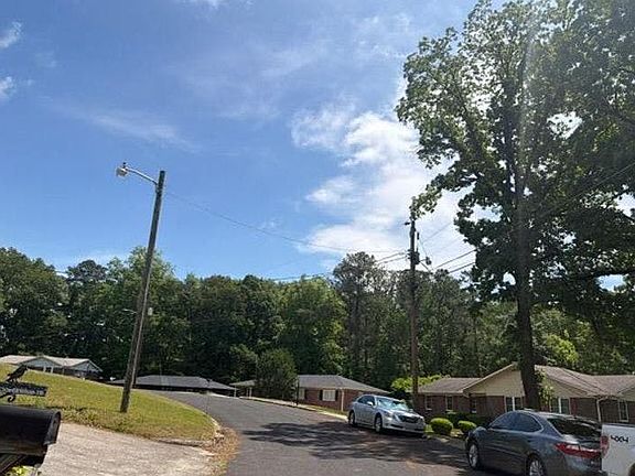 4th image of 995 Ridgewood Cir