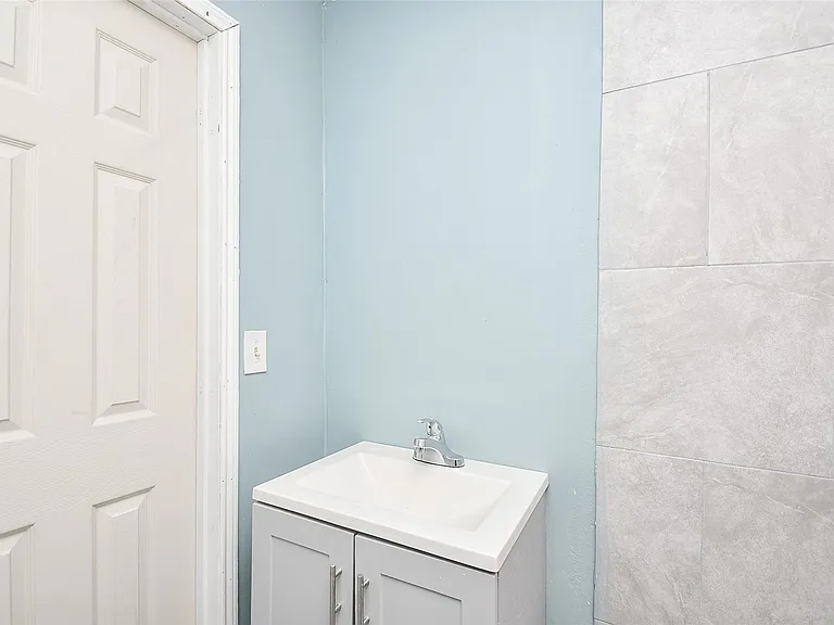 8321 Homewood Ln #C — Photo 5