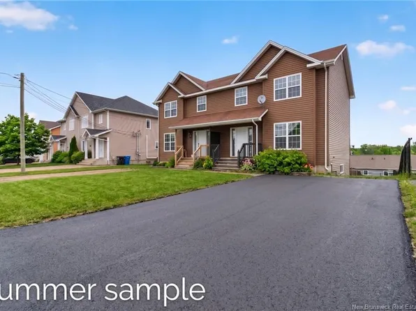 876 Bernard St, Dieppe, NB E1A 5A4