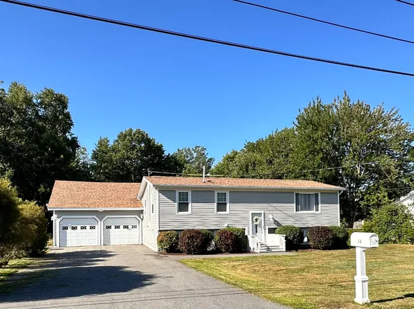 34 Heritage Drive, Millinocket, ME 04462