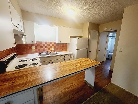 3rd image of 2028 W 1st Ave #3