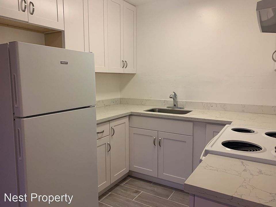 1st image of 586 Clarinada Ave #18