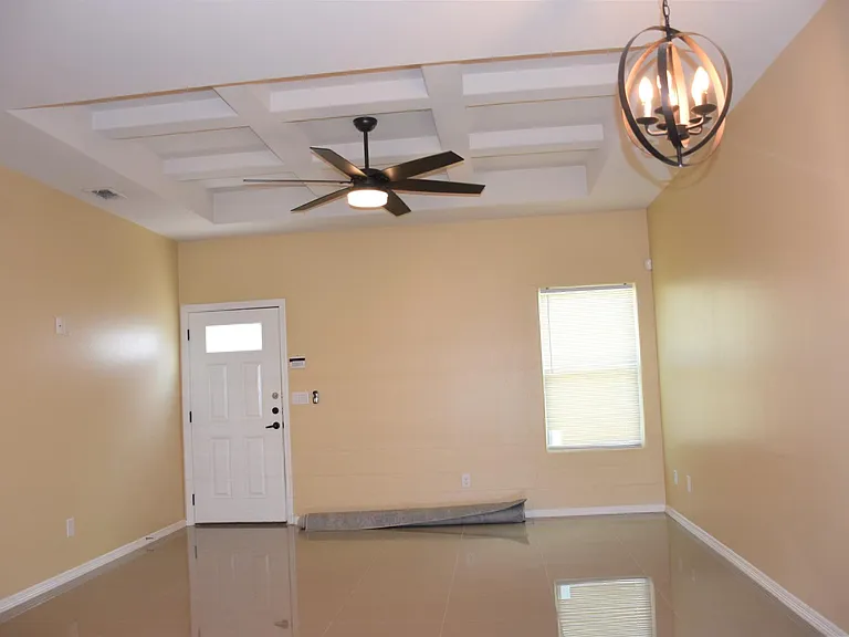 5104 N Winona Dr — Photo 7