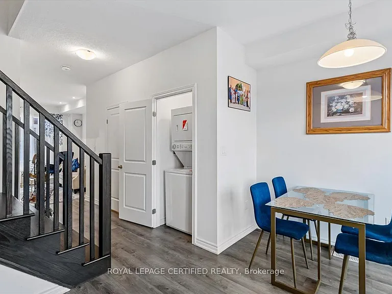 61 Soho St #25 — Photo 8