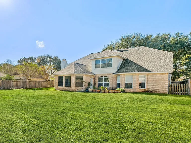 14910 Lake Woodbridge Ct — Photo 46