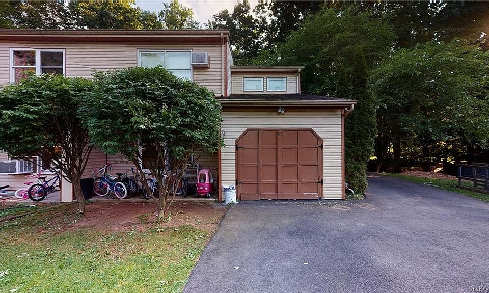 1st image of 10 Farmer Ln