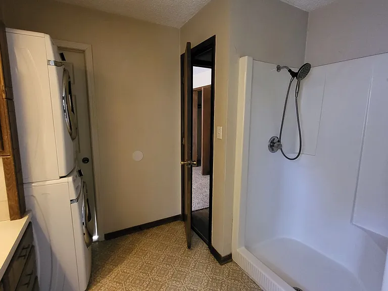 921 Callie Ave — Photo 11