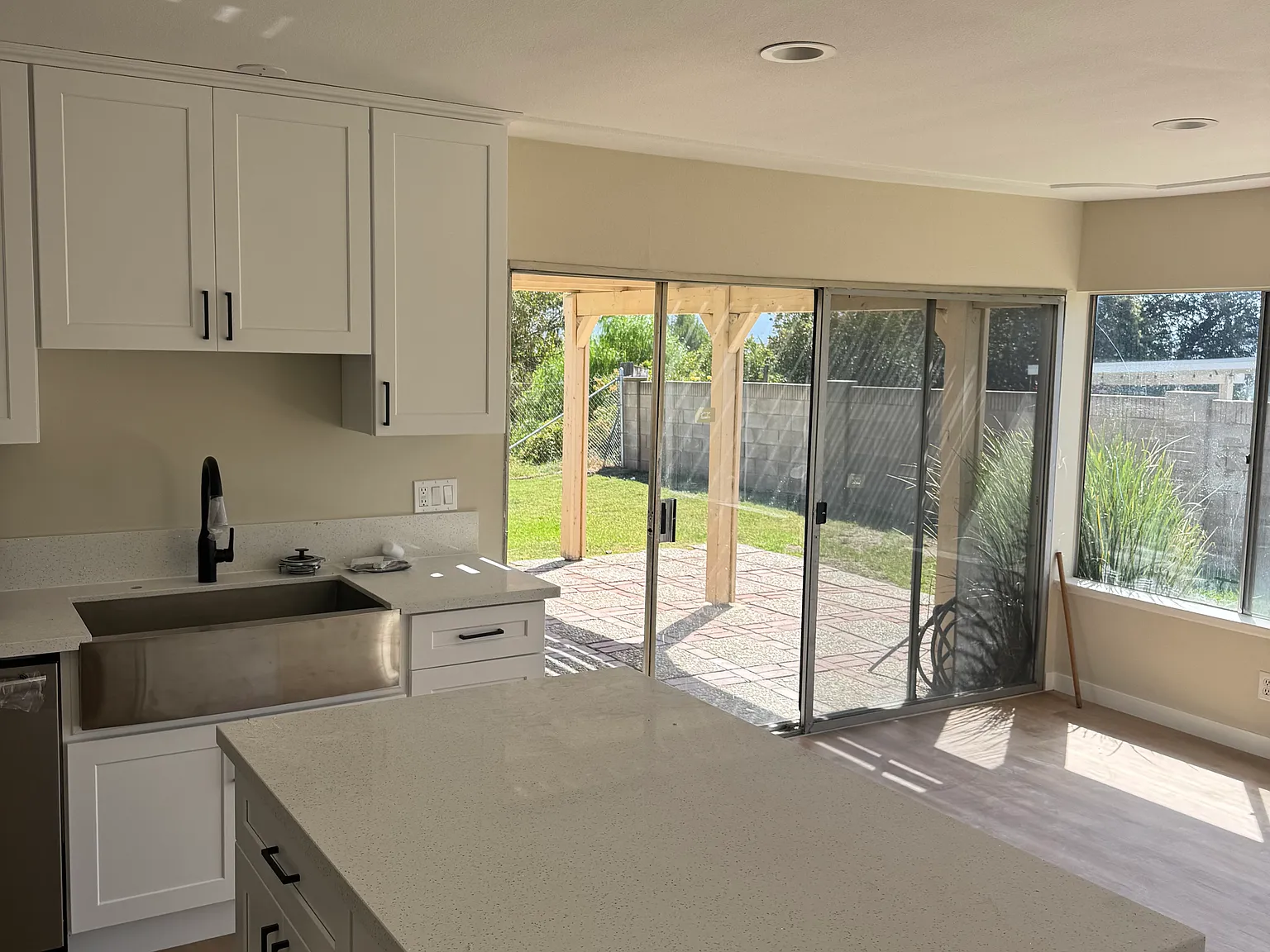 3 bed, 1436 sqft, $4,250 — Photo 3
