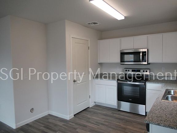 4th image of 929 W Palo Verde Ave