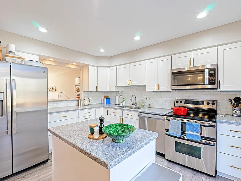 11502 Sunder Ct — Photo 18
