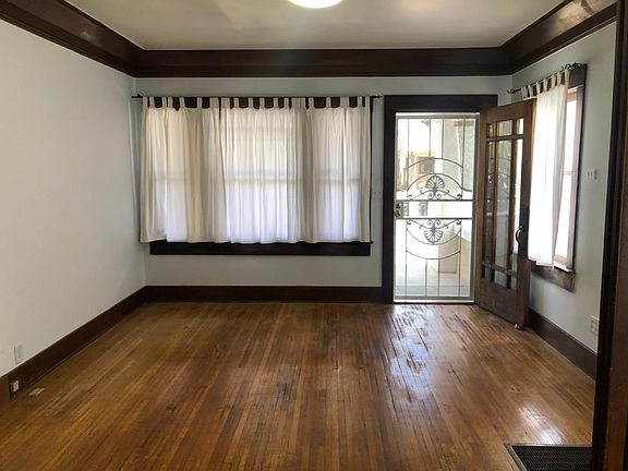2nd image of 1806 N Van Ness Ave