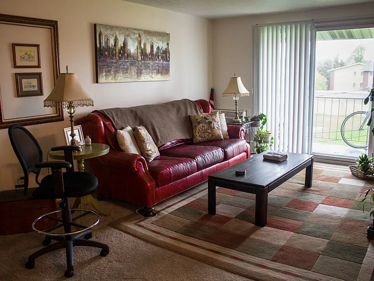 Kingston Place Apartments — Photo 9