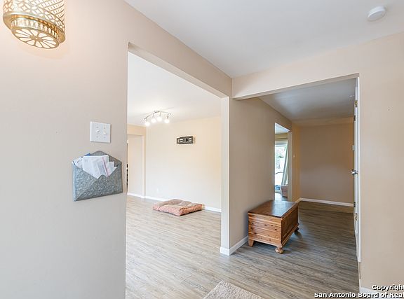 4th image of 5606 Cleardrift Dr
