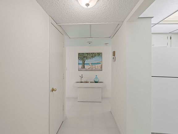 4th image of 951 De Soto Road #232