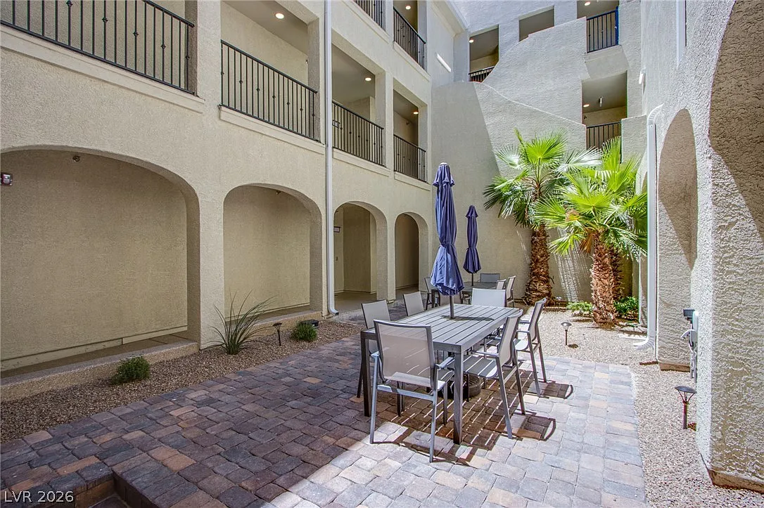 2 bed, 2.0 bath, 1341 sqft, $2,200 — Photo 3
